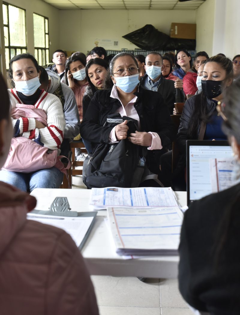 Imagen relacionada con personas que reciben orientación laboral