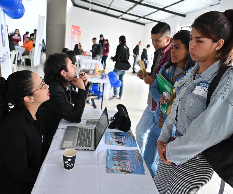 Imagen relacionada con feria de empleo de Todos a la U