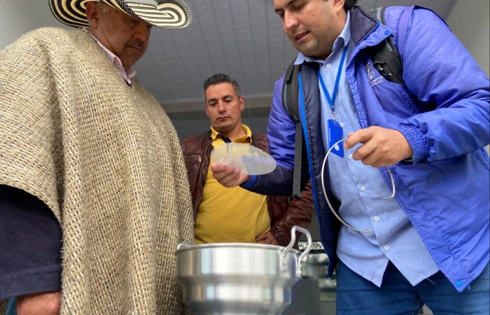 Imagen relacionada con entrega de productos para el tratamiento de la leche