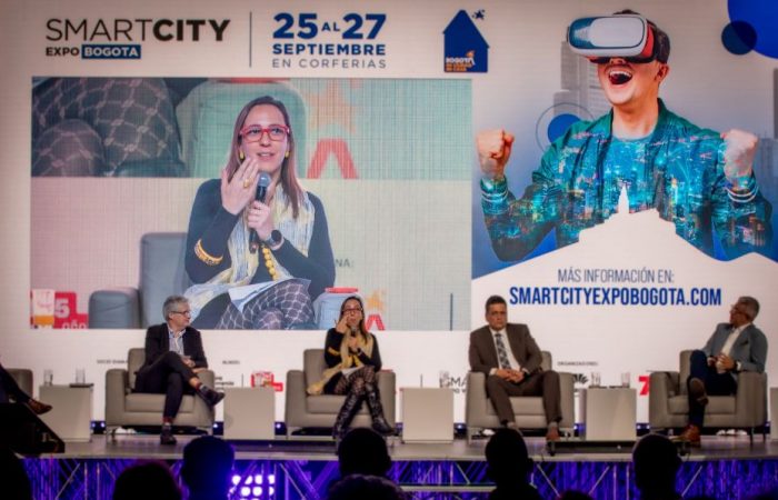 Imagen sobre panel en Smart City 2024