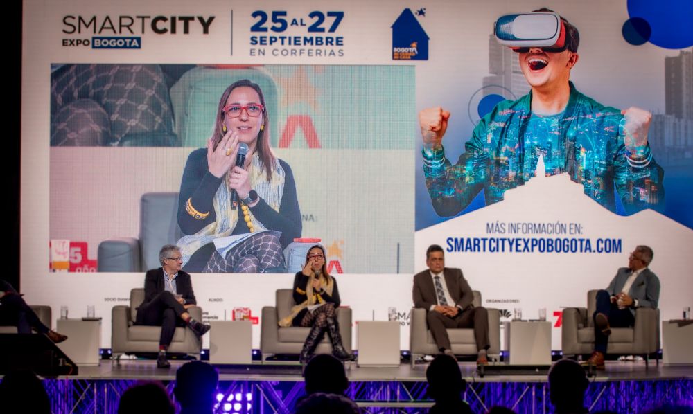 Imagen sobre panel en Smart City 2024