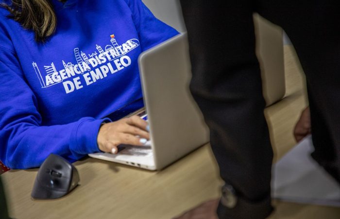 Imagen relacionada con con inscripción en una feria de empleo