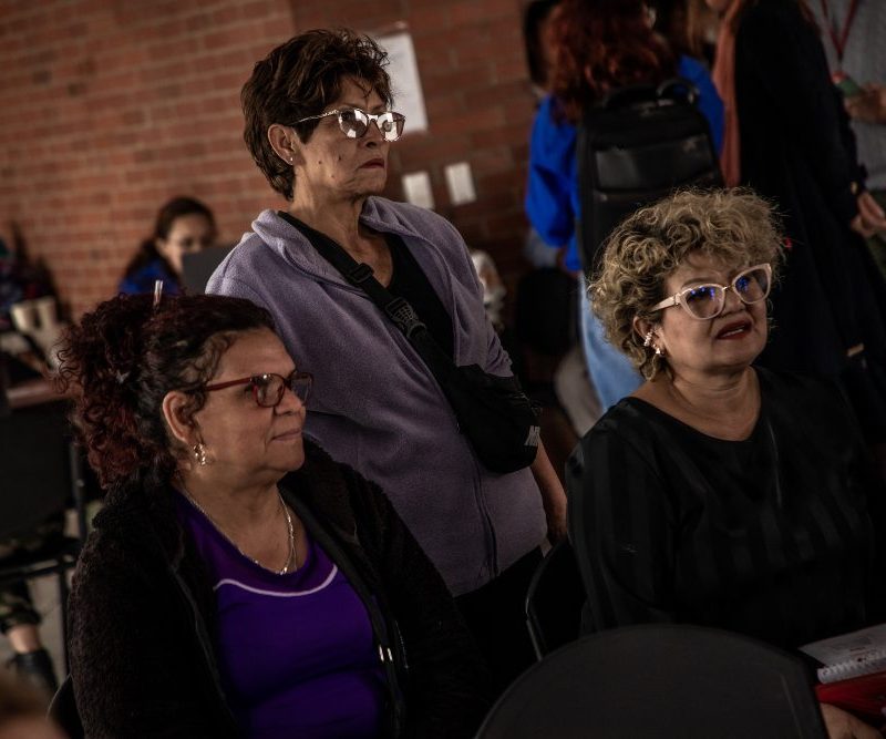 Imagen relacionada con mujeres en una Manzada del Cuidado de Bogotá