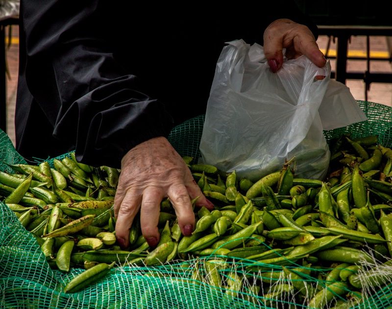 Imagen relacionada con un puesto de mercado en lugar público