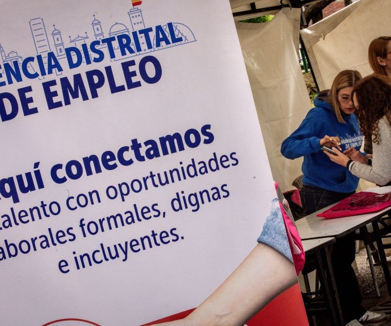 Imagen relacionada con un punto de atención en feria de empleo de la Secretaría de Desarrollo Económico