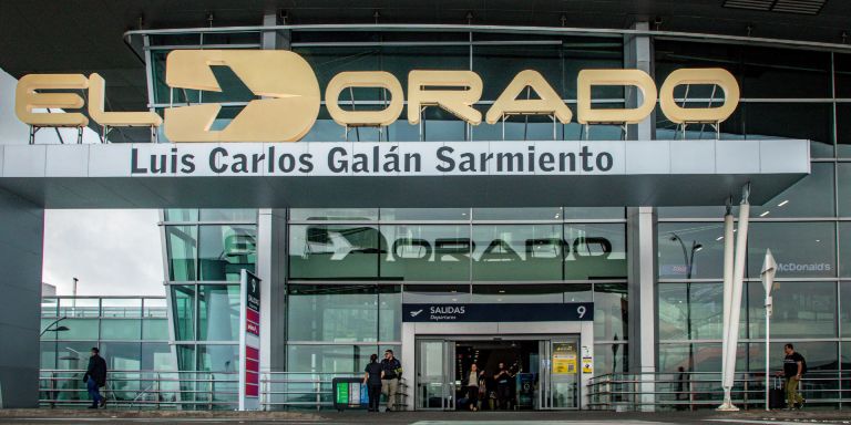 Imagen relacionada con fachada el aeropuerto El Dorado de Bogotá