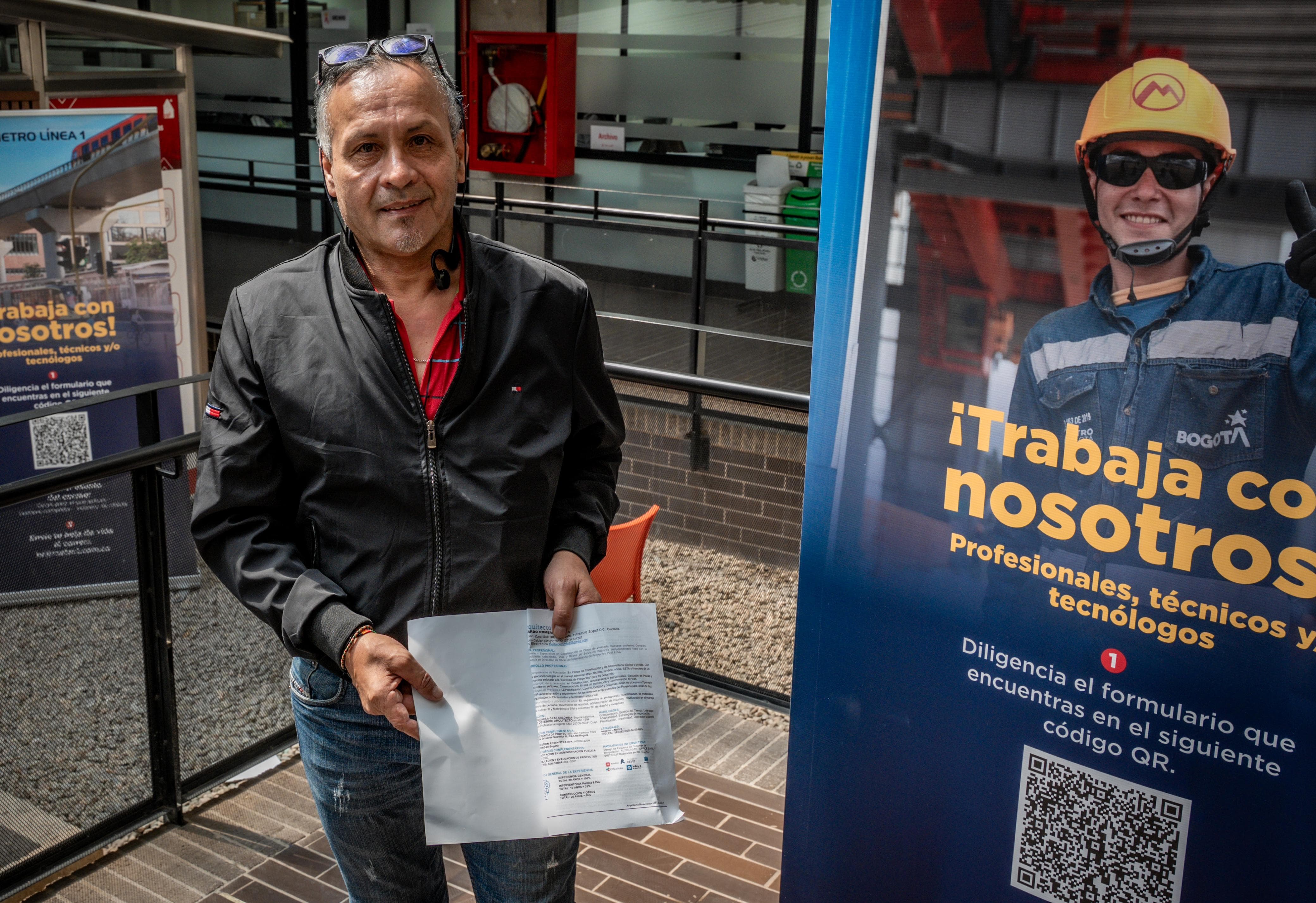 Imagen relacionada con una persona mayor de 50 años que recibe asesoría en empleabilidad