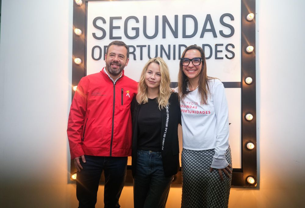 Imagen con la presencia del alcalde de Bogotá, la secretaria de Desarrollo Económico u Johana Bahamón
