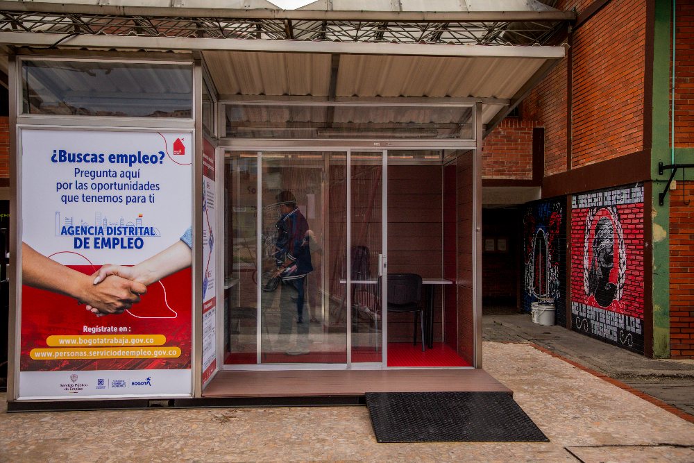 Imagen relacionada con un punto de atención a la ciudadanía de la Agencia Distrital de Empleo