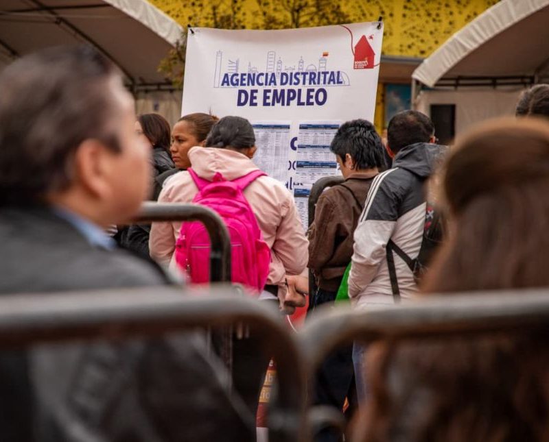 Imagen relacionada con feria de empleo en Bogotá