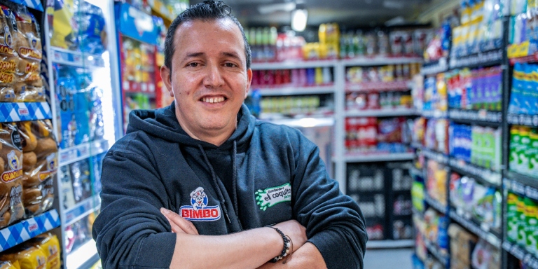 Imagen relacionada con propiestario de negocio local