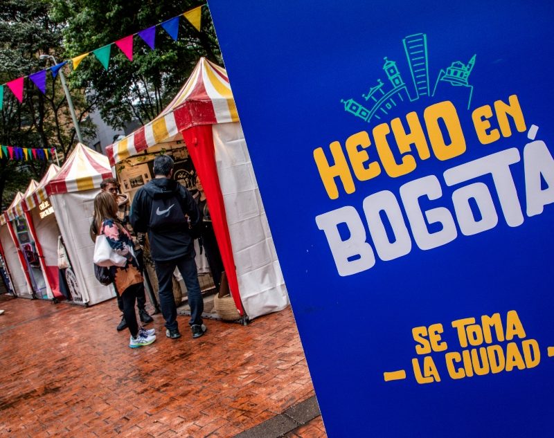 Imagen relacionada con una feria de hecho en Bogotá