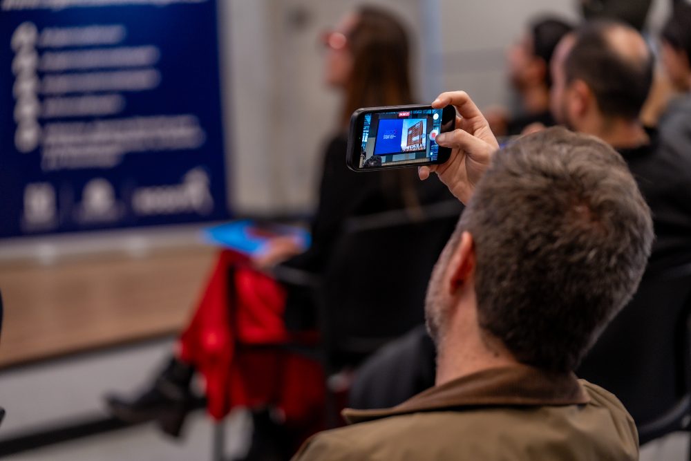 Imagen relacionada con un evento de presentación con empresarios de Bogotá