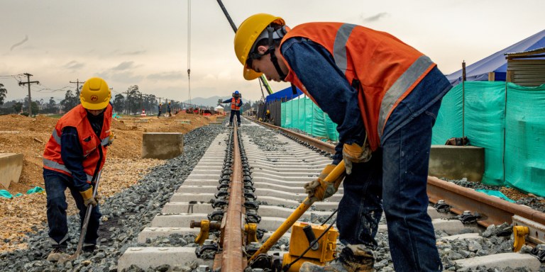 Imagen relacionada con un grupo de trabajadores en obras del Metro