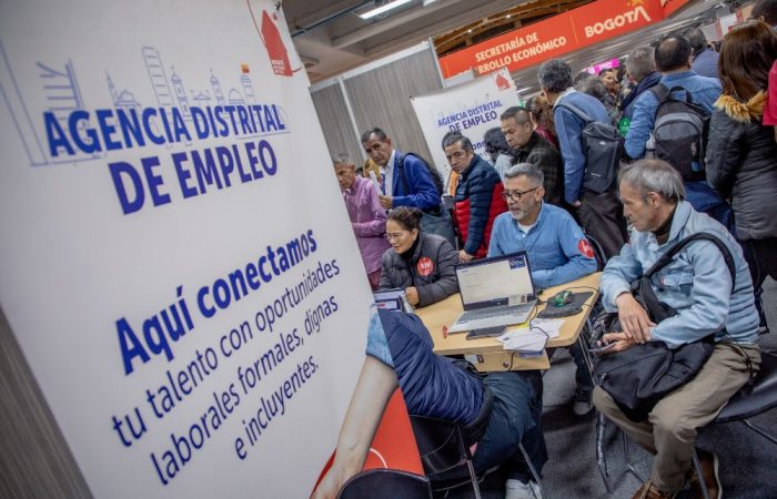 Imagen de feria de empleo de la Secreta