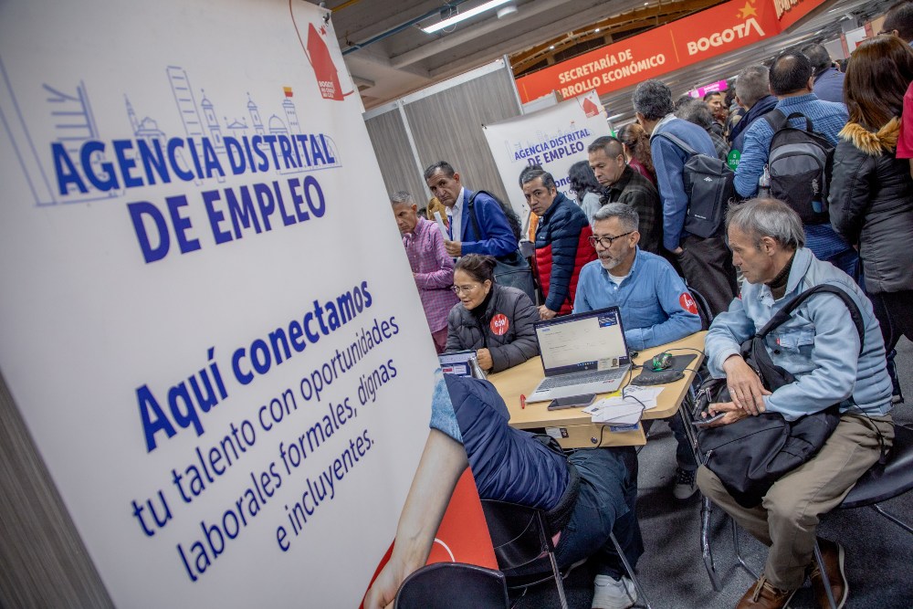 Imagen de feria de empleo de la Secreta
