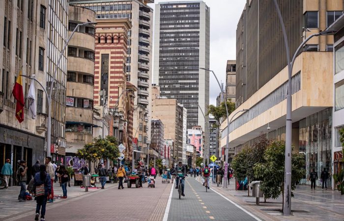 Imagen relacionada con panorámica de la Carrera Séptima de Bogotá