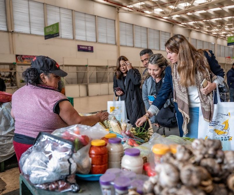 Imagen relacionada con exhibición de productos de una productora de la ruralidad bogotanabn b
