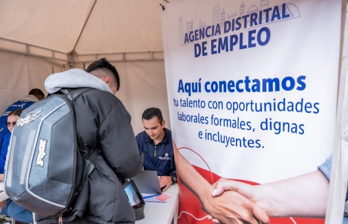 Imagen relacionada con feria de empleo en un parque de la ciudad