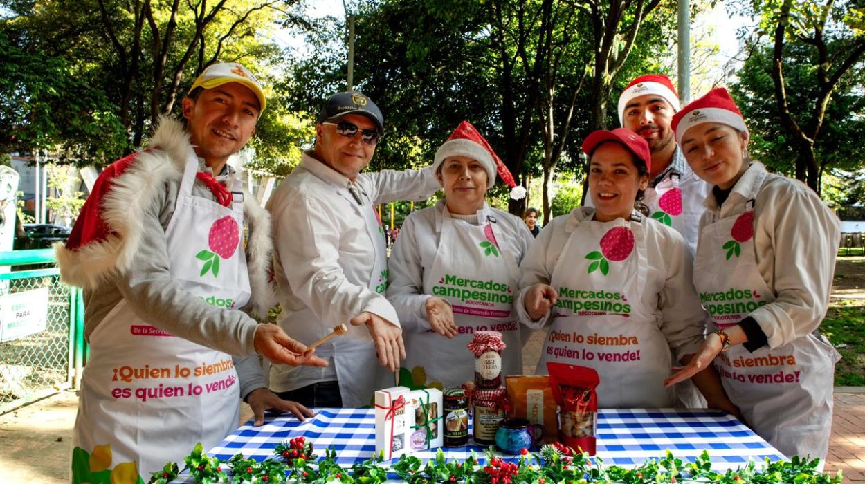 Imagen relacionada con productores campesinos en stand navideño