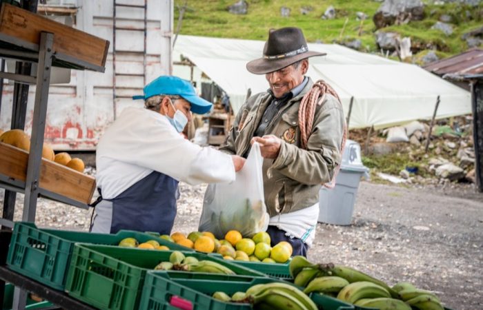 Foto relacionada con campesino en un entorno rural de Bogotá