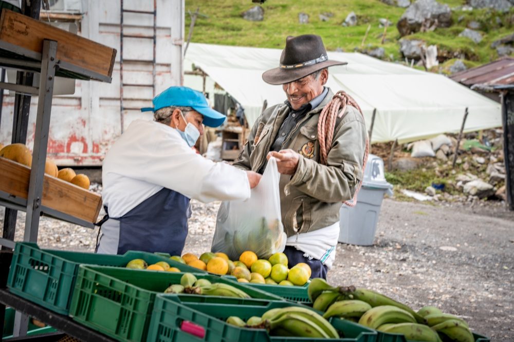 Foto relacionada con campesino en un entorno rural de Bogotá