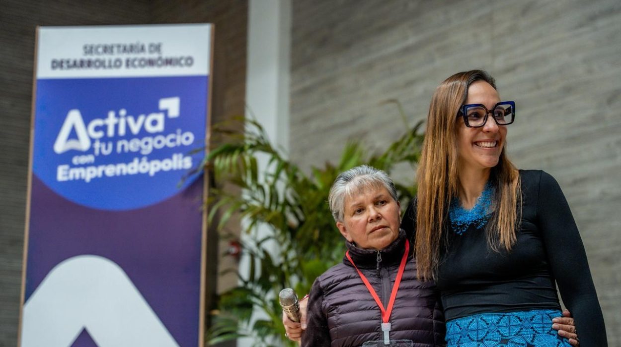 Imagen relacionada con entrega de capital e emprendedores beneficiarios del programa Emprendópolis