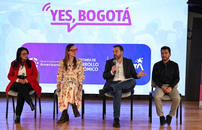 Imagen relacionada con panel en evento de Yes Bogotá