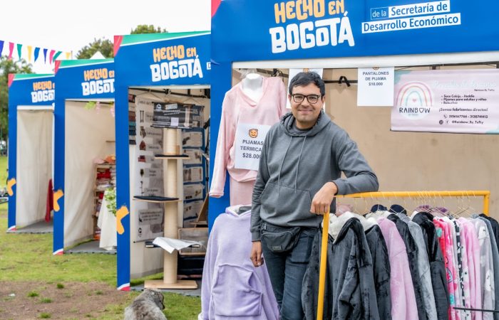 Imagen relacionada con emprendedores en feria de Hecho en Bogotá