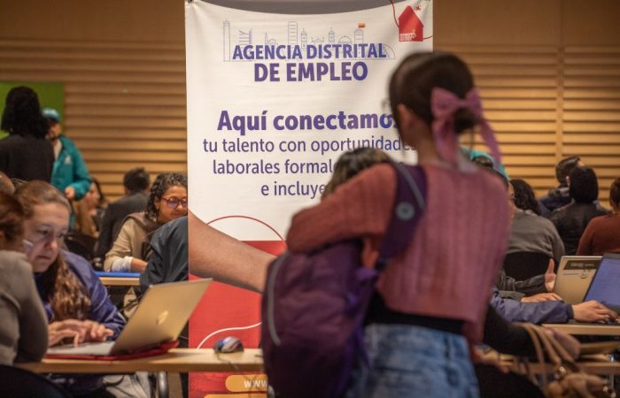 Imagen relacionada con inscripciones en una feria de empleo