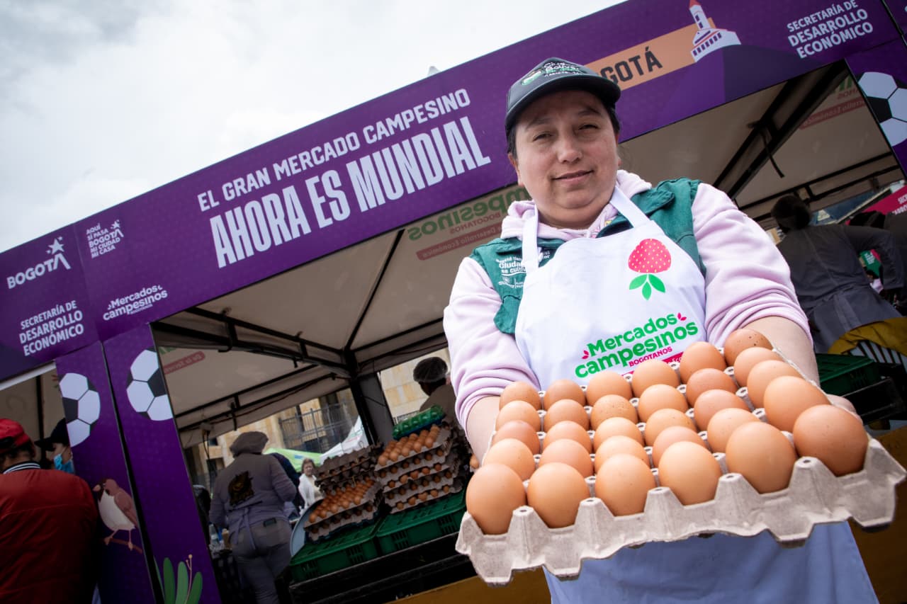 Imagen relacionada con una productora rural en el gran mercvado campesino de 2026