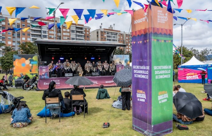 Imagen de panorámica de una feria de Hecho en Bogotá